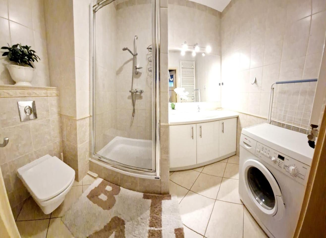 Apartment Z Garazem *